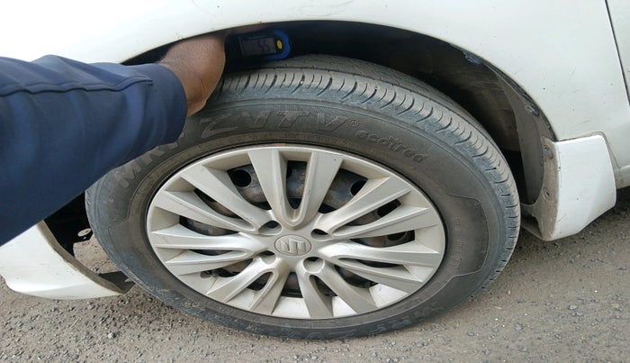 2014 Maruti Ertiga VXI CNG, Petrol, Manual, 1,91,918 km, tyre