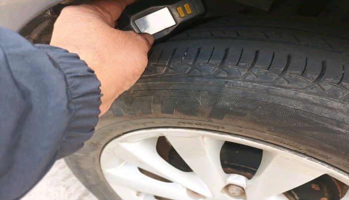 2014 Maruti Ertiga VXI, Petrol, Manual, 97,279 km, tyre