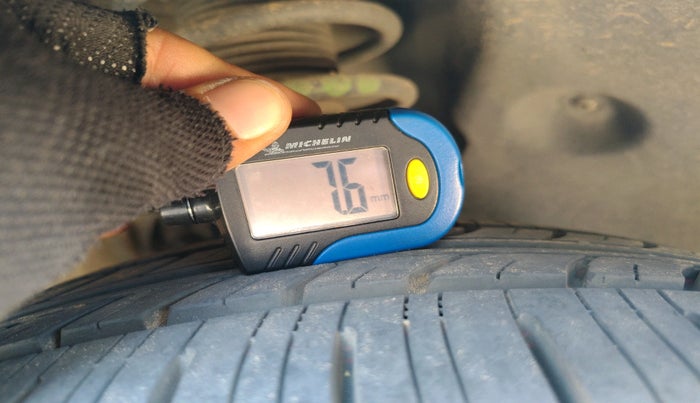 2015 Volkswagen Polo HIGHLINE1.2L, Petrol, Manual, 45,878 km, tyre