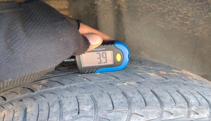 2015 Volkswagen Polo HIGHLINE1.2L, Petrol, Manual, 45,878 km, tyre