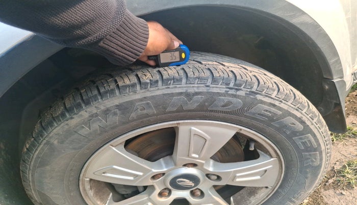 2014 Mahindra XUV500 W8, Diesel, Manual, 1,96,335 km, tyre