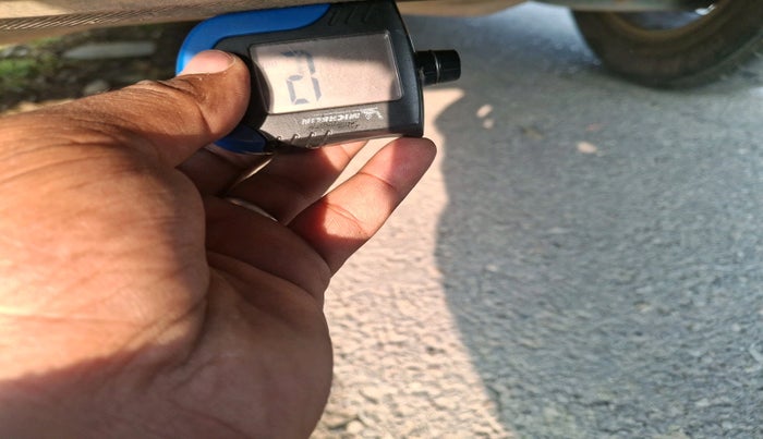 2014 Mahindra XUV500 W8, Diesel, Manual, 1,96,335 km, tyre