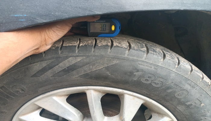 2015 Mahindra Kuv100 K8 D 6 STR, Diesel, Manual, 98,701 km, tyre