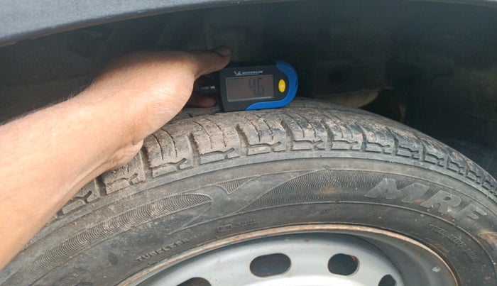 2015 Mahindra Kuv100 K8 D 6 STR, Diesel, Manual, 98,701 km, tyre