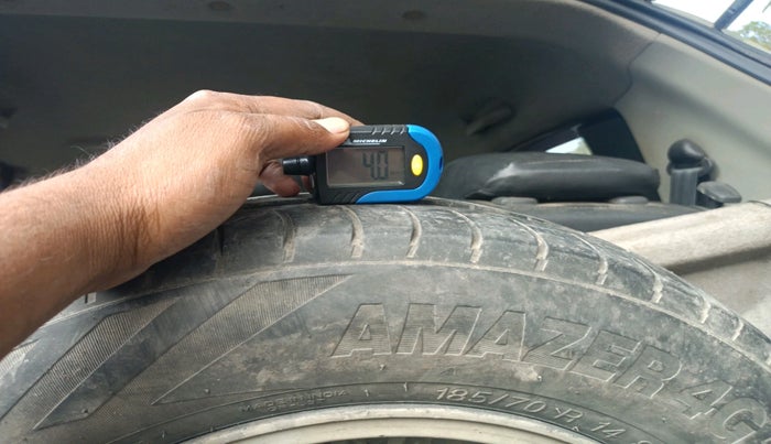 2015 Mahindra Kuv100 K8 D 6 STR, Diesel, Manual, 98,701 km, tyre