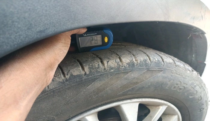 2015 Mahindra Kuv100 K8 D 6 STR, Diesel, Manual, 98,701 km, tyre