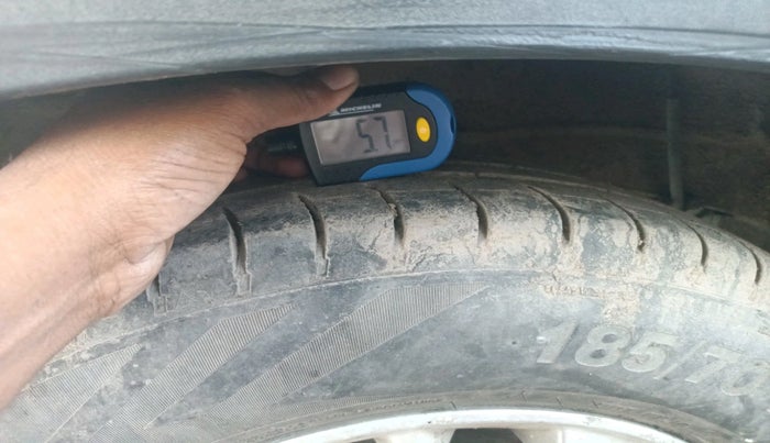 2015 Mahindra Kuv100 K8 D 6 STR, Diesel, Manual, 98,701 km, tyre