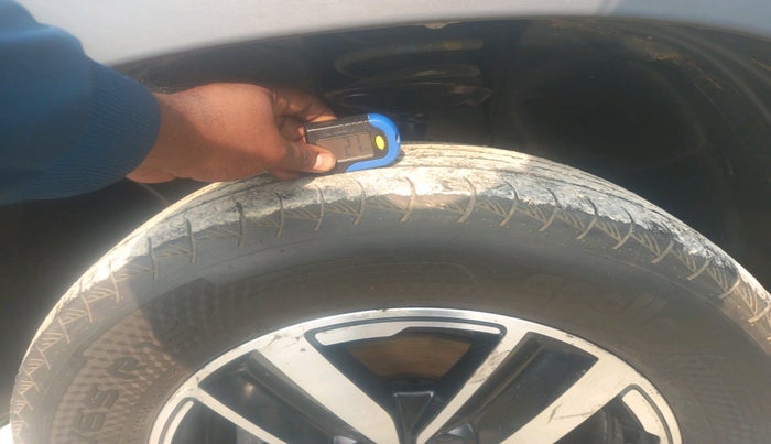 2019 Renault Duster 85 PS RXE DIESEL, Diesel, Manual, 1,14,729 km, tyre