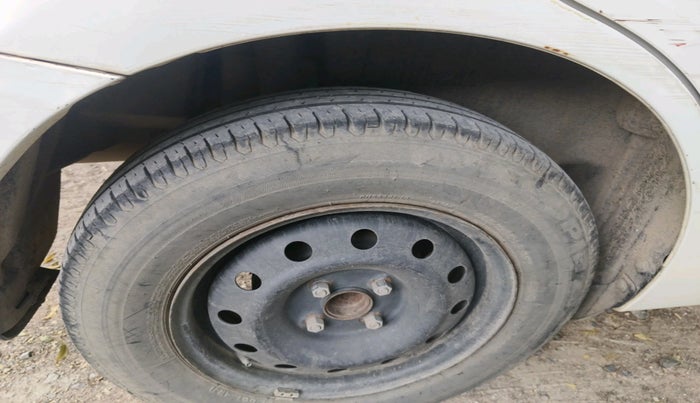 2019 Maruti Dzire VDI, Diesel, Manual, 1,81,127 km, tyre