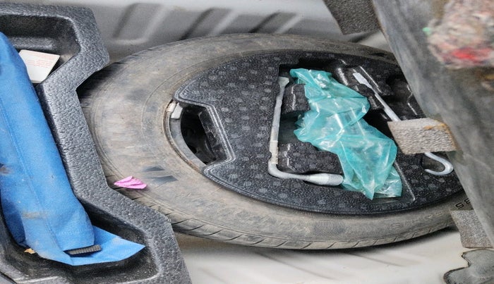 2014 Maruti Ciaz ZXI, Petrol, Manual, 78,237 km, tyre