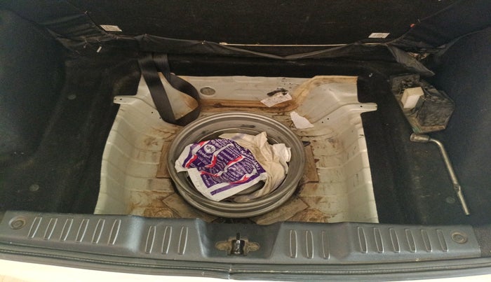 2020 Tata ALTROZ XE PETROL, Petrol, Manual, 1,01,697 km, tyre