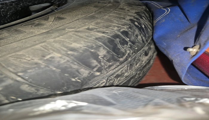 2016 Maruti Celerio VXI AMT, Petrol, Automatic, 1,04,855 km, tyre