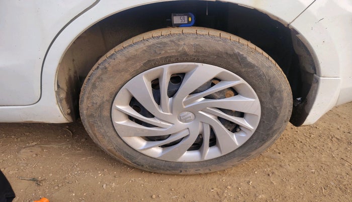 2015 Maruti Ertiga VXI CNG, Petrol, Manual, 1,00,759 km, tyre