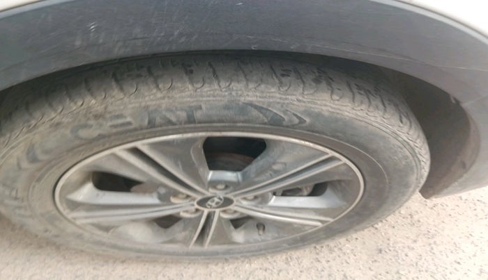 2017 Hyundai Creta SX PLUS 1.6 PETROL, Petrol, Manual, 1,13,642 km, tyre