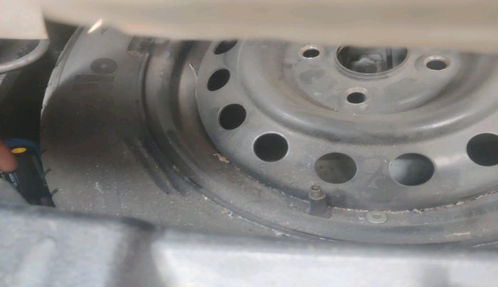 2015 Maruti Wagon R 1.0 VXI, Petrol, Manual, 1,49,033 km, tyre