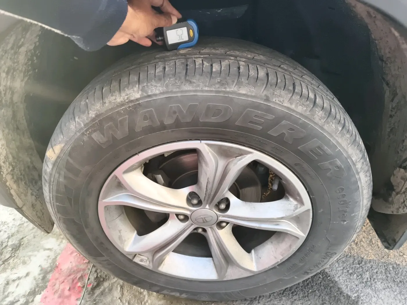2024 Tata Harrier PURE PLUS, Diesel, Manual, 38,000 km, tyre