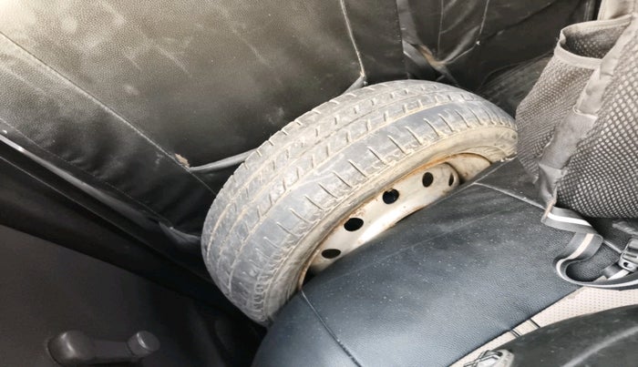 2015 Maruti Wagon R 1.0 LXI CNG, Petrol, Manual, 85,346 km, tyre