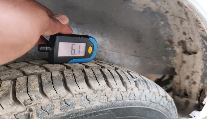 2015 Maruti Wagon R 1.0 LXI CNG, Petrol, Manual, 85,346 km, tyre