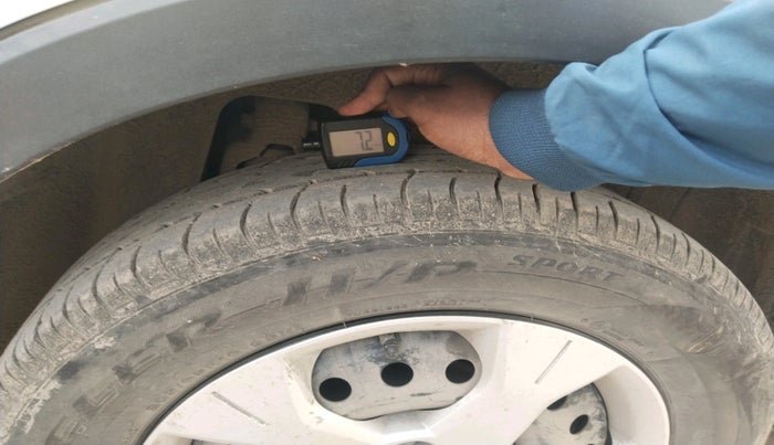 2023 Mahindra XUV300 W6 1.2 PETROL, Petrol, Manual, 22,296 km, tyre