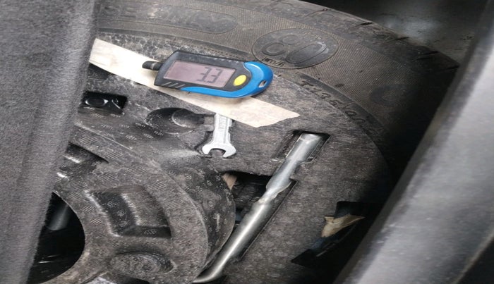 2023 Mahindra XUV300 W6 1.2 PETROL, Petrol, Manual, 22,296 km, tyre