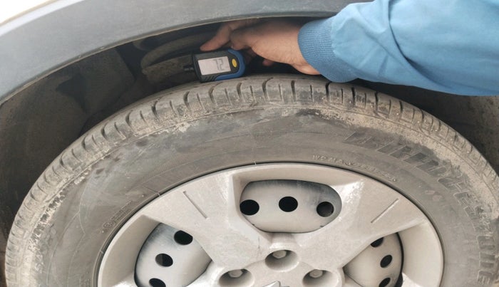 2023 Mahindra XUV300 W6 1.2 PETROL, Petrol, Manual, 22,296 km, tyre