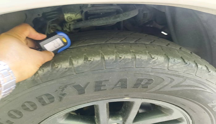 2016 Toyota Fortuner 3.0 4X2 MT, Diesel, Manual, 91,296 km, tyre