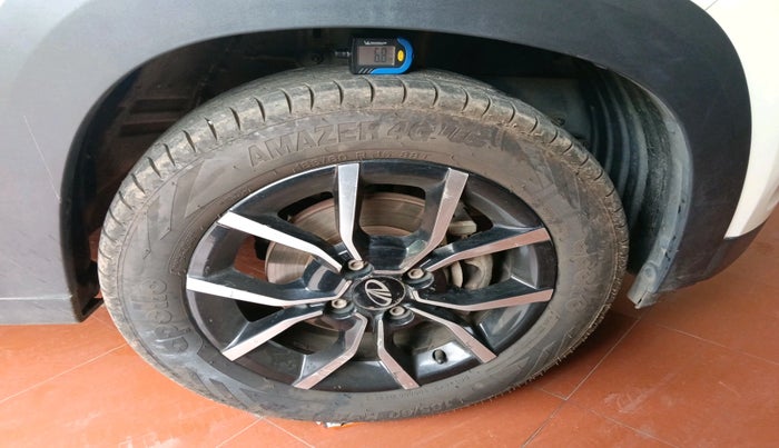 2017 Mahindra KUV 100 NXT K8 P 6 STR, Petrol, Manual, 44,631 km, tyre