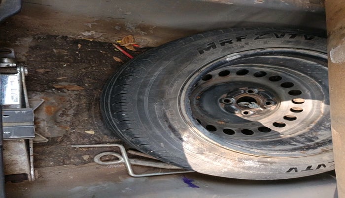 2014 Honda City 1.5L I-VTEC SV, Petrol, Manual, 99,881 km, tyre