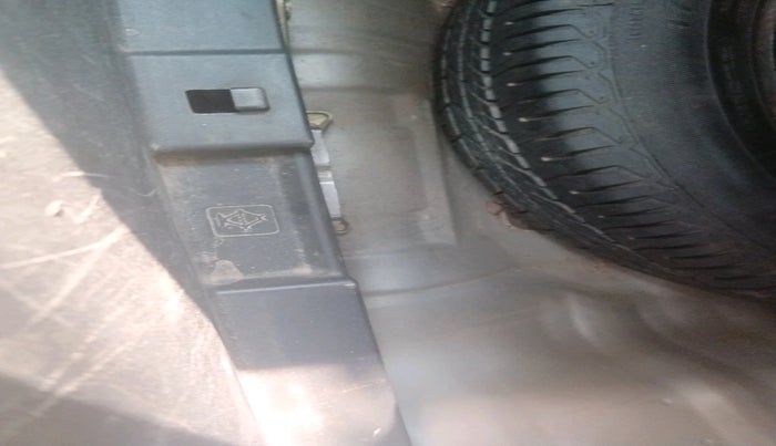 2012 Honda City 1.5L I-VTEC V MT, Petrol, Manual, 86,407 km, tyre