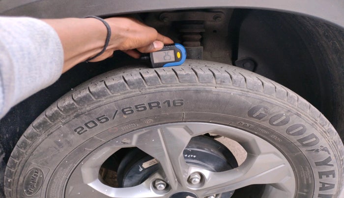 2020 KIA SELTOS HTK PLUS 1.5, Petrol, Manual, 44,407 km, tyre