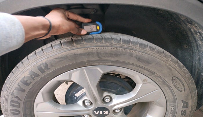 2020 KIA SELTOS HTK PLUS 1.5, Petrol, Manual, 44,407 km, tyre