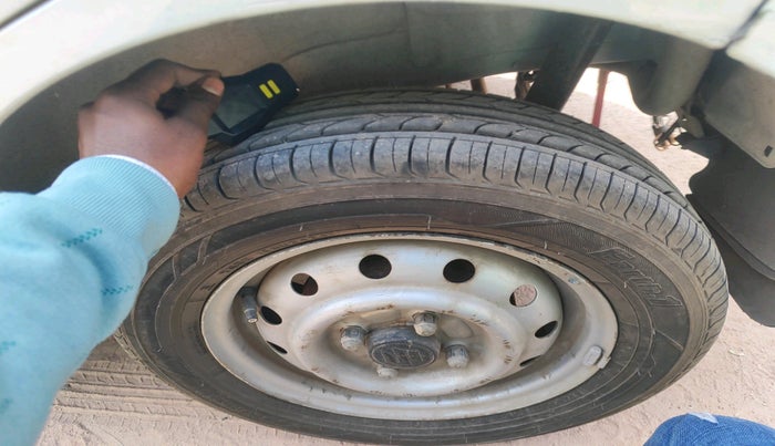 2014 Maruti Wagon R 1.0 LXI, Petrol, Manual, 27,578 km, tyre