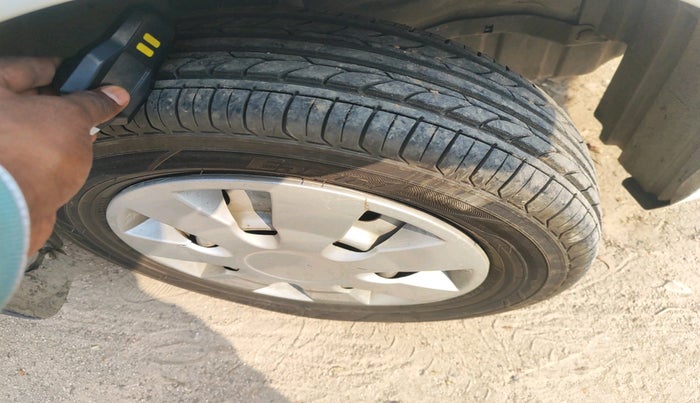 2014 Maruti Wagon R 1.0 LXI, Petrol, Manual, 27,578 km, tyre