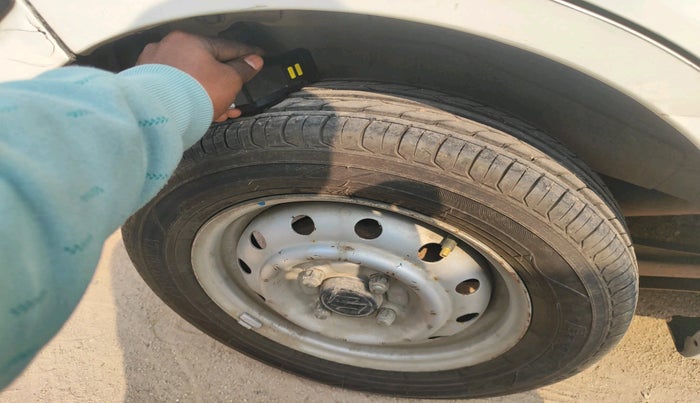 2014 Maruti Wagon R 1.0 LXI, Petrol, Manual, 27,578 km, tyre