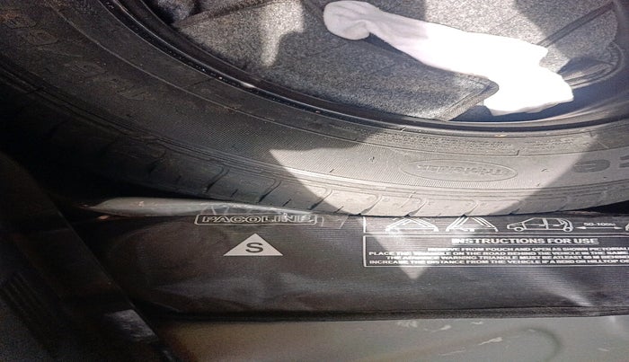 2023 KIA SONET X LINE 1.0 DCT, Petrol, Automatic, 29,208 km, tyre