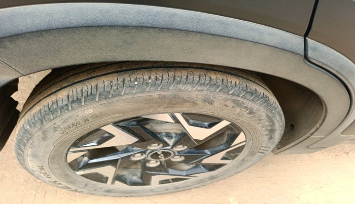 2023 KIA SONET X LINE 1.0 DCT, Petrol, Automatic, 29,208 km, tyre