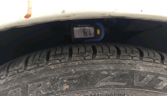 2010 Ford Figo TITANIUM 1.4 DIESEL, Diesel, Manual, 1,40,742 km, tyre