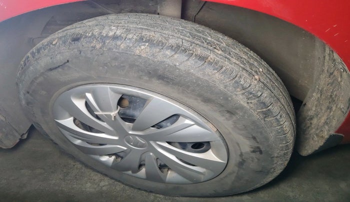 2024 Maruti Swift VXi (O), Petrol, Manual, 13,705 km, tyre