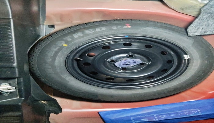 2024 Maruti Swift VXi (O), Petrol, Manual, 13,705 km, tyre