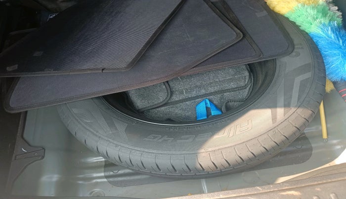 2023 Hyundai Creta E 1.5 PETROL, Petrol, Manual, 11,000 km, tyre