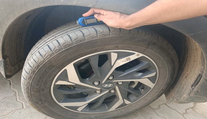 2023 Hyundai Creta E 1.5 PETROL, Petrol, Manual, 11,000 km, tyre