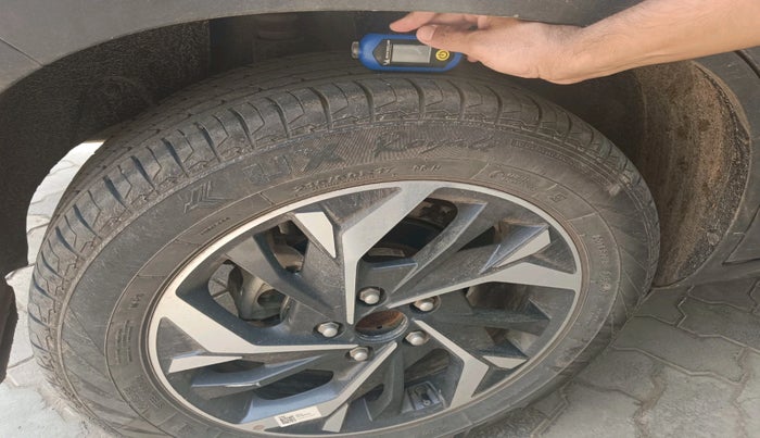 2023 Hyundai Creta E 1.5 PETROL, Petrol, Manual, 11,000 km, tyre