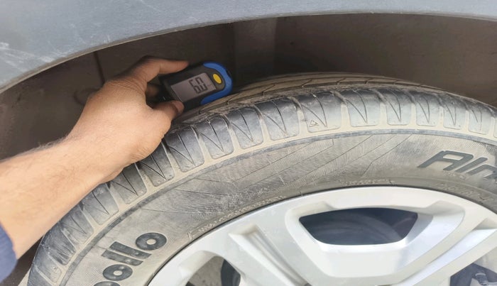 2021 KIA SONET HTX 1.0 IMT, Petrol, Manual, 24,507 km, tyre