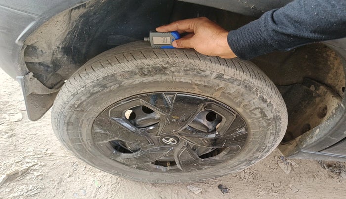 2024 Tata PUNCH ADVENTURE MT CNG , Petrol, Manual, 65,575 km, tyre