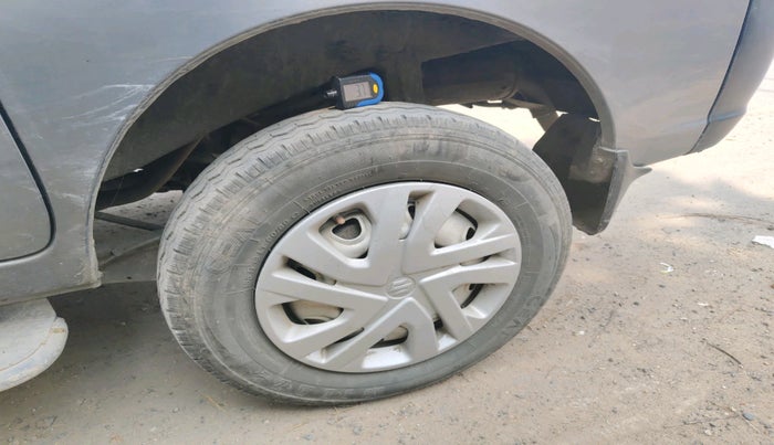 2020 Maruti Eeco 5 STR CNG WITH HTR, Petrol, Manual, 1,60,816 km, tyre