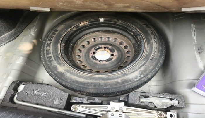 2015 Honda Amaze 1.2L I-VTEC S, Petrol, Manual, 1,04,956 km, tyre