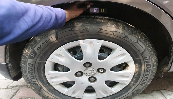 2015 Honda Amaze 1.2L I-VTEC S, Petrol, Manual, 1,04,956 km, tyre