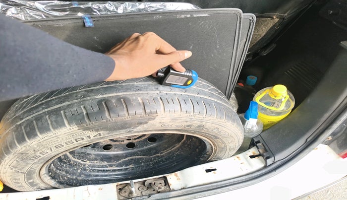 2015 Maruti Wagon R 1.0 VXI, Petrol, Manual, 79,857 km, tyre