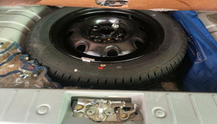 2010 Maruti Alto K10 VXI, Petrol, Manual, 25,732 km, tyre