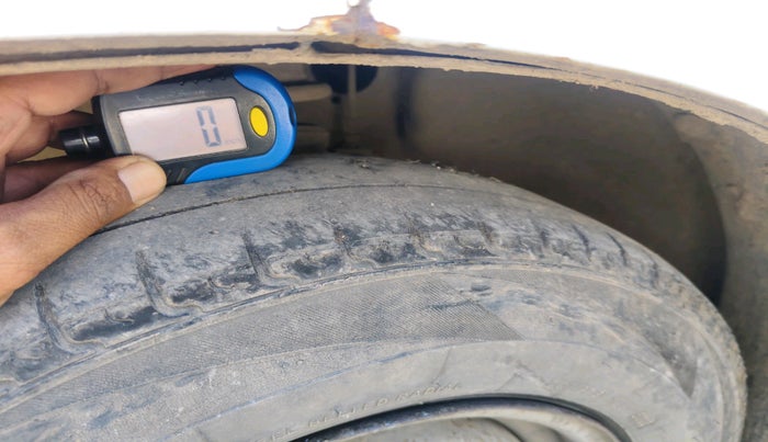 2011 Maruti Alto LXI, Petrol, Manual, 1,70,630 km, tyre